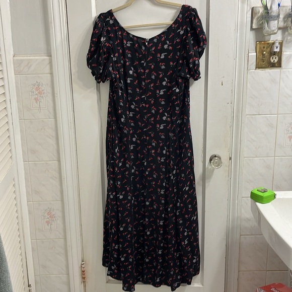 Hot Topic Rose Bud Empire Midi Dress NWT - Picture 5 of 8